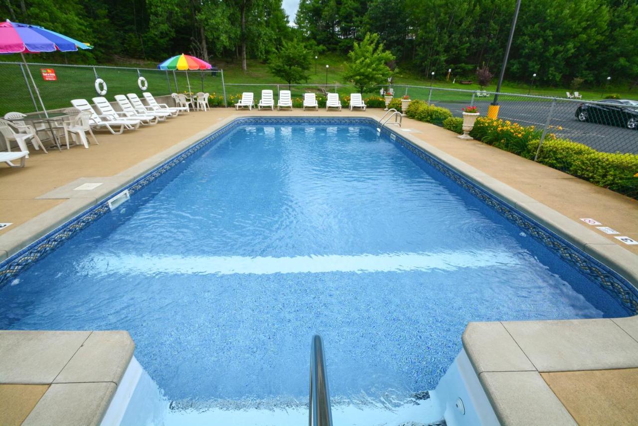 Wingate By Wyndham Lake George Exterior foto